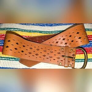 Michelle Flaherty brown Lazer‎ cut wide belt size Large